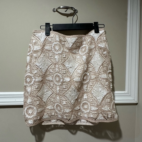 Express Cream‎ Bubble Mini Skirt with Embellishments - Picture 1 of 5